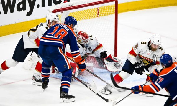 Partido-de-hockey-sobre-hielo-(Fuente-Google)